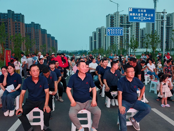 演泛起场2.jpg 演泛起场2.jpg